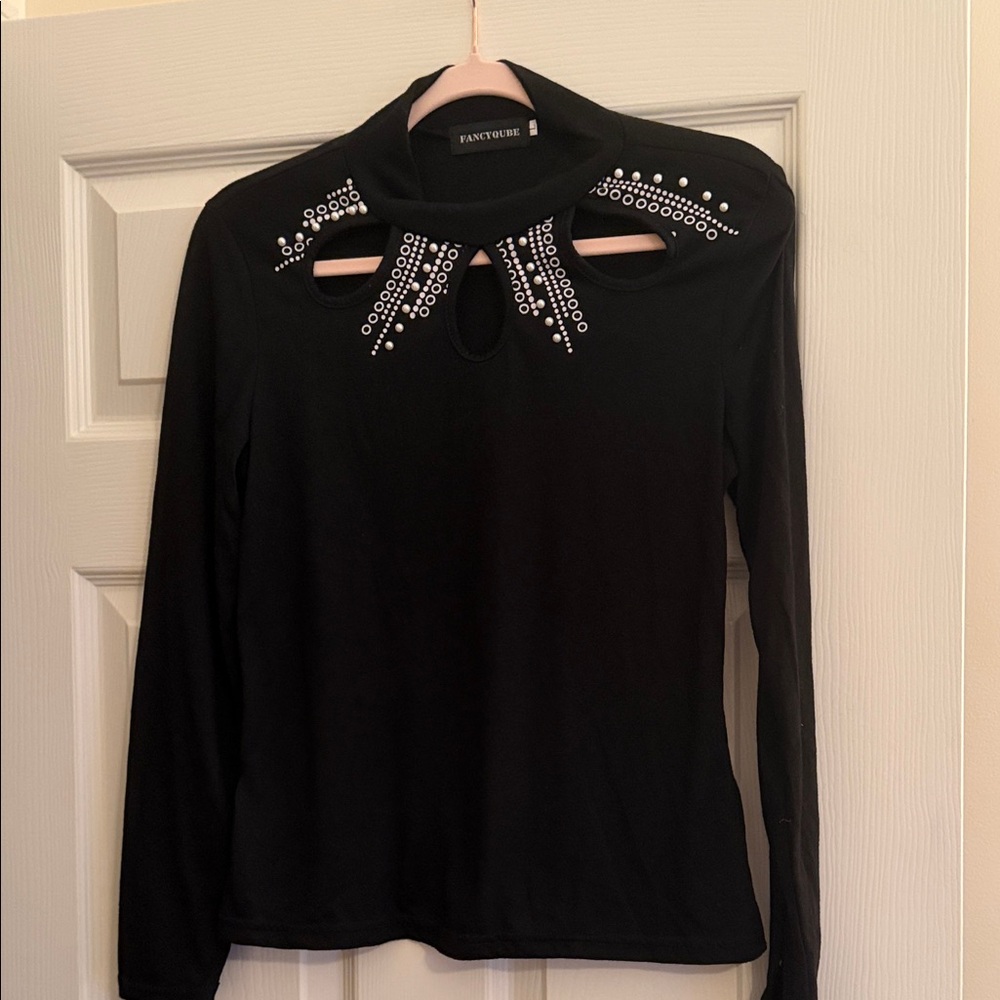FANCYQUBE.  Black Embellished Long Sleeve Women's Top